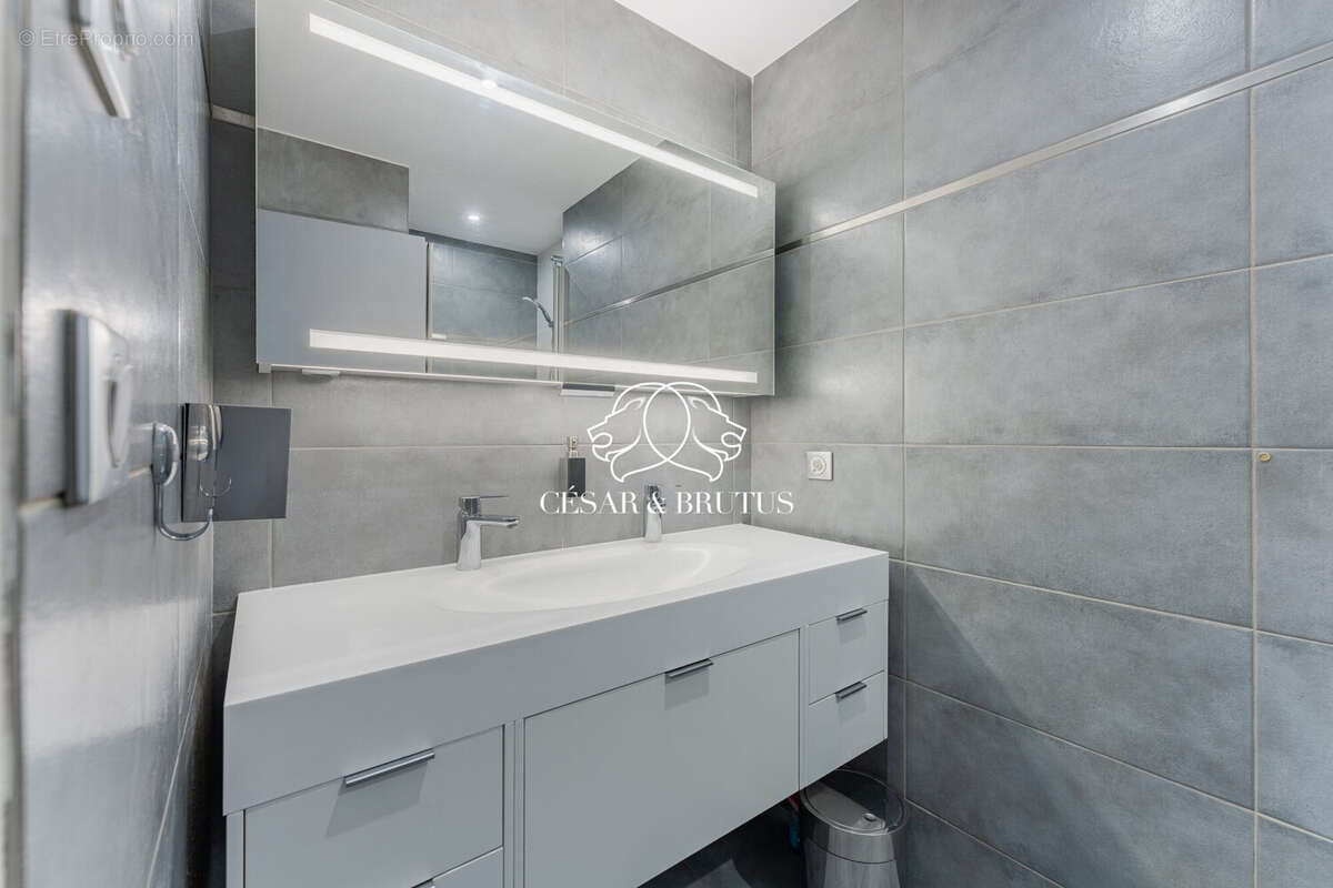 Appartement à SAINTE-FOY-LES-LYON