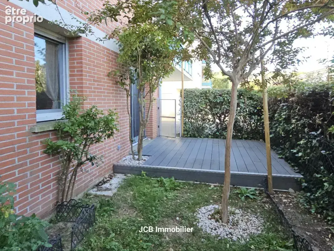 RANGUEIL - T2 MEUBLE avec terrasse, jardin et parking - photo 3
