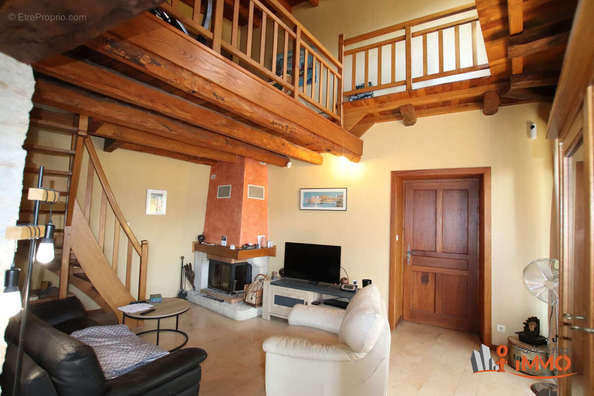 Maison à MONTALIEU-VERCIEU