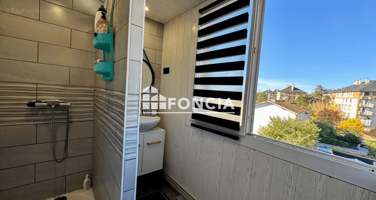 Maison à ONET-LE-CHATEAU