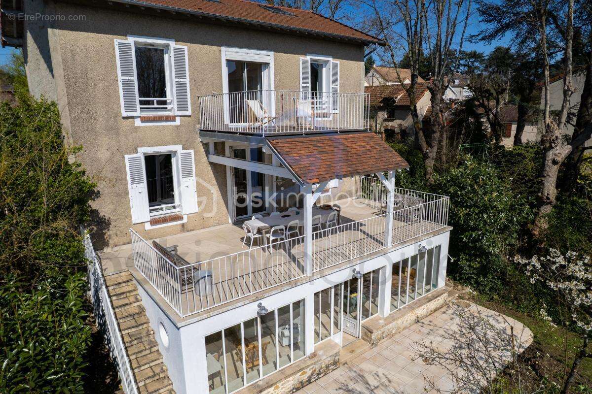 Maison de charme - 261m² - 7 chambres - photo 3