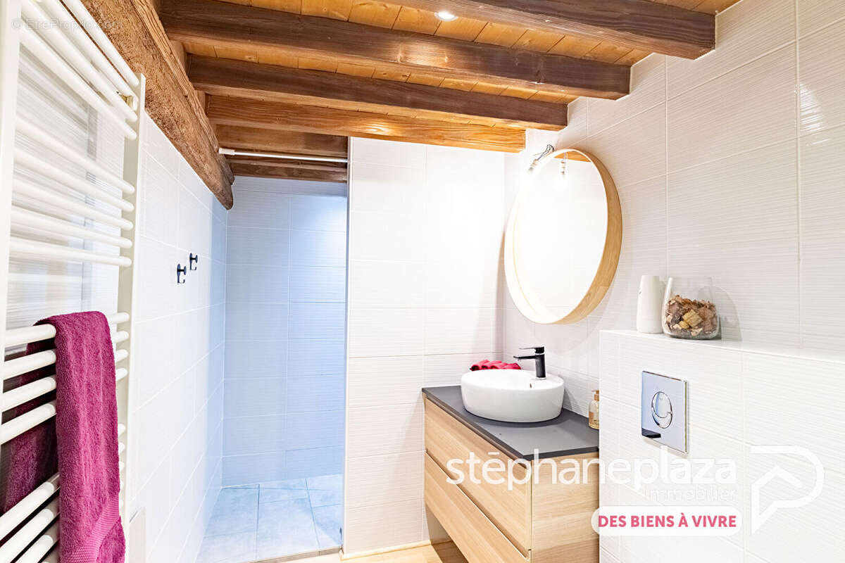 Maison de village 139m² - 2 chambres + cave à St Trivier-sur-Moignans - photo 11