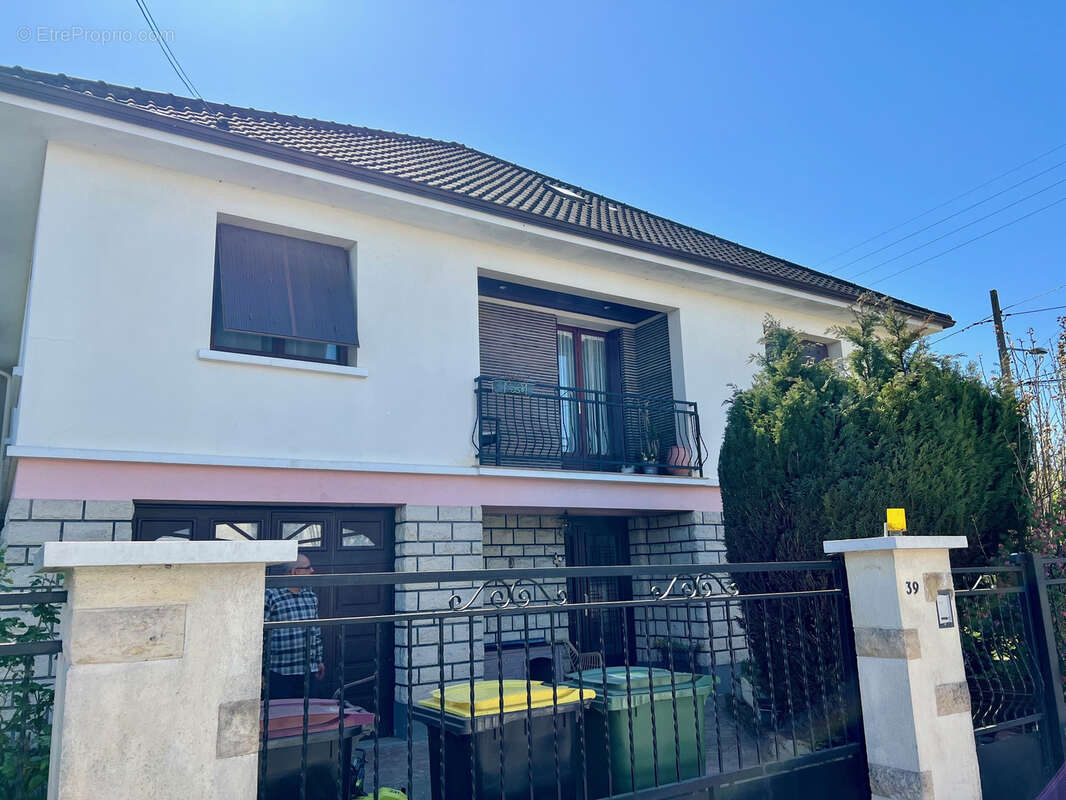 Maison à PARAY-VIEILLE-POSTE