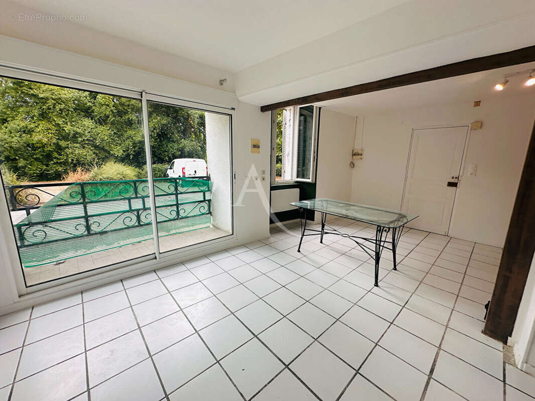 Immeuble de caractère sur la Rive Gauche de Saintes 9 pièce(s) 230 m2 - photo 15
