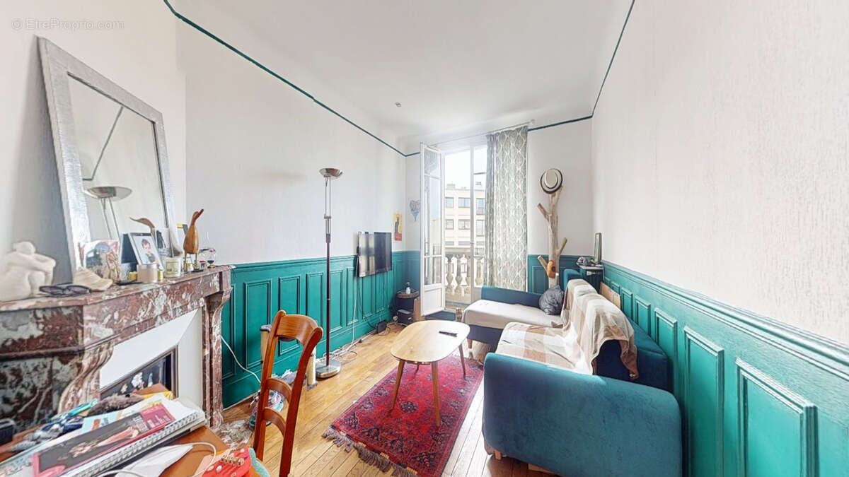 Appartement à LA GARENNE-COLOMBES