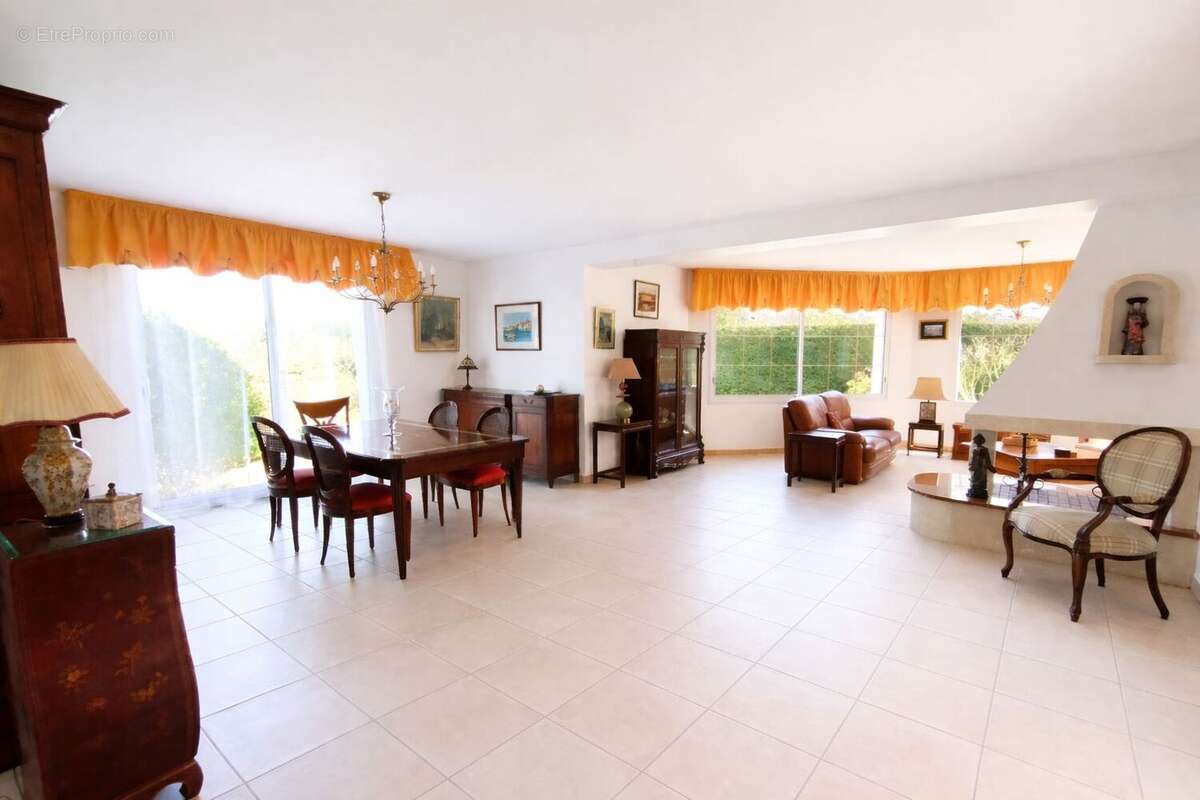 Maison à MONTLIGNON