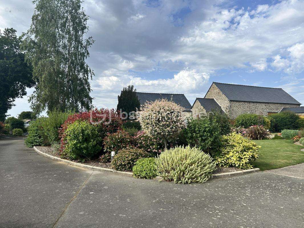 Ensemble immobilier de caractère au cœur de la campagne de Plestan - photo 13