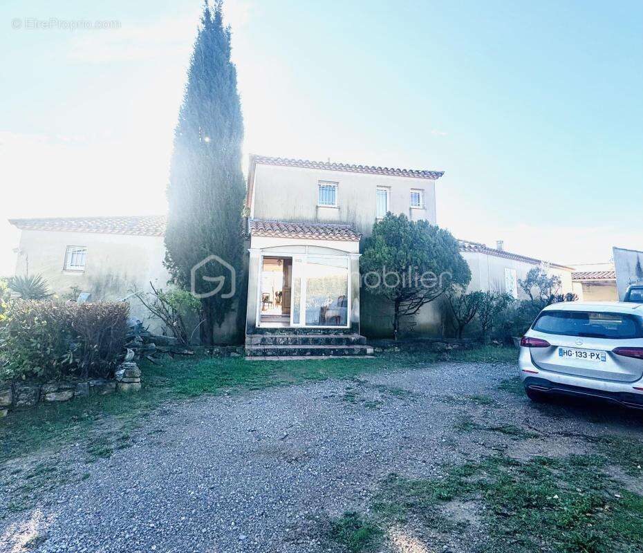 Maison à OUVEILLAN