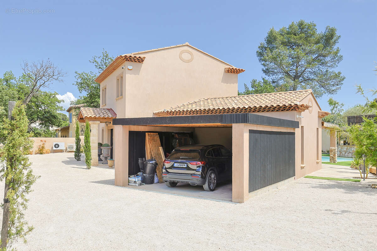 Maison à SOLLIES-TOUCAS