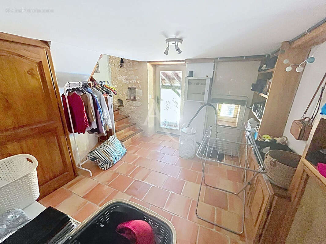 Jolie maison en pierre restaurée de 3 chambres avec vue - photo 10