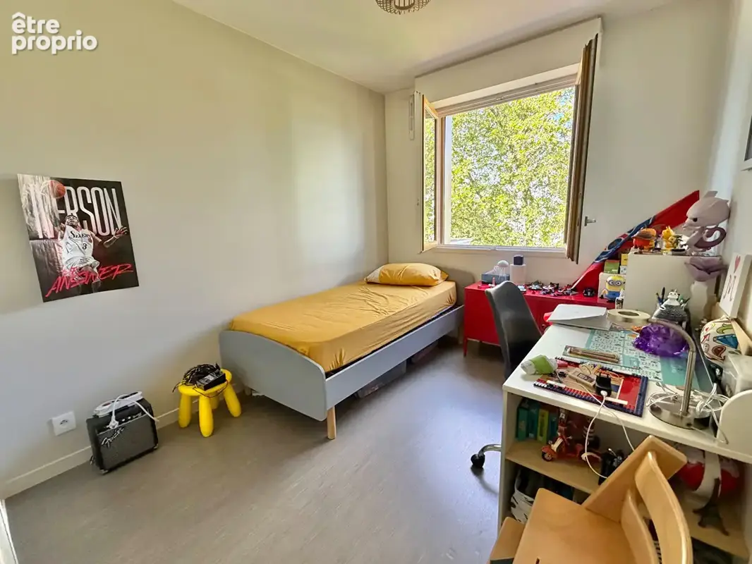 F4 de 86 m² + 34 m² terrasse à 14mn du Métro Université - photo 7