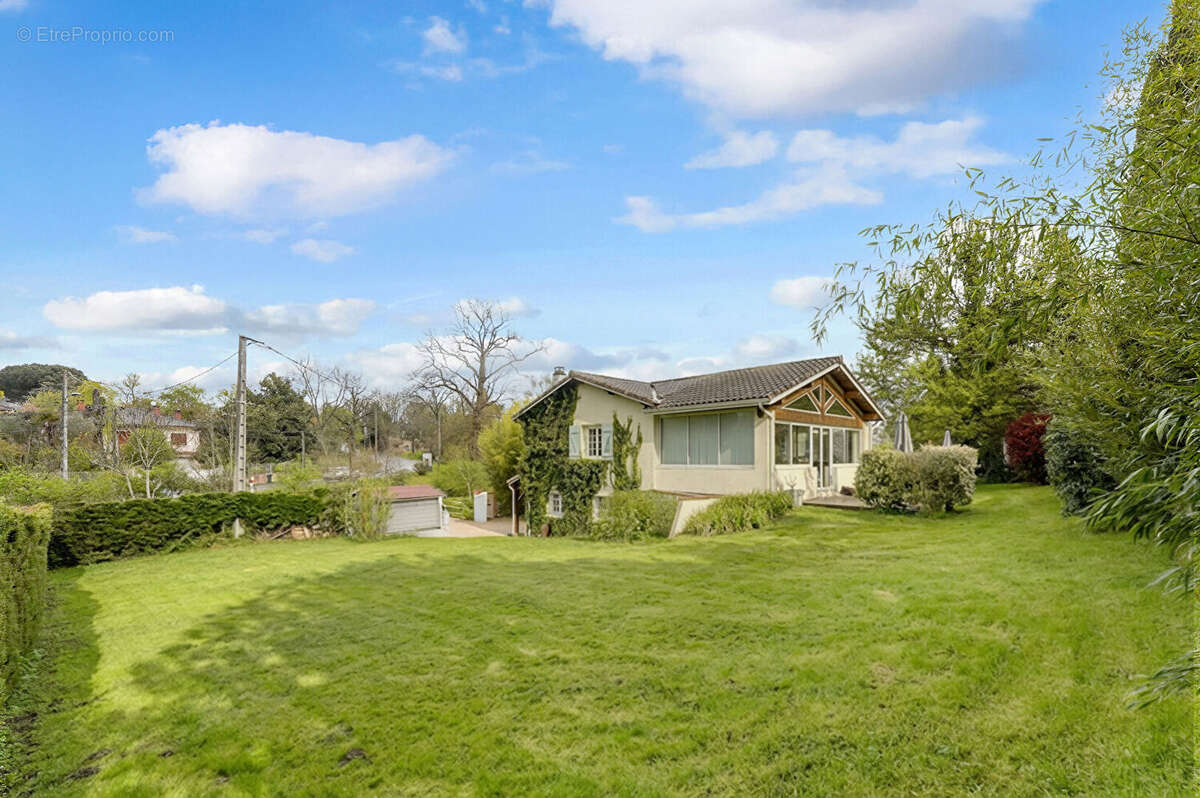 Maison à MONDONVILLE