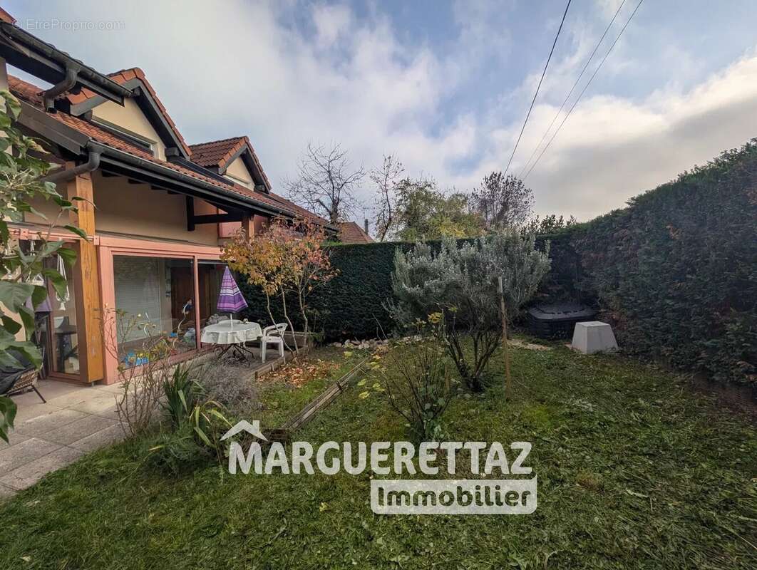 Appartement à REIGNIER