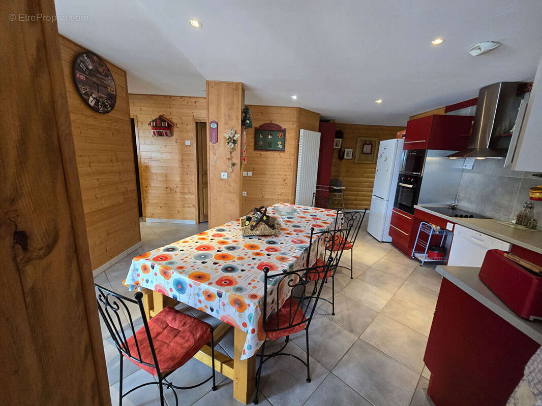 Appartement à BESSE-ET-SAINT-ANASTAISE