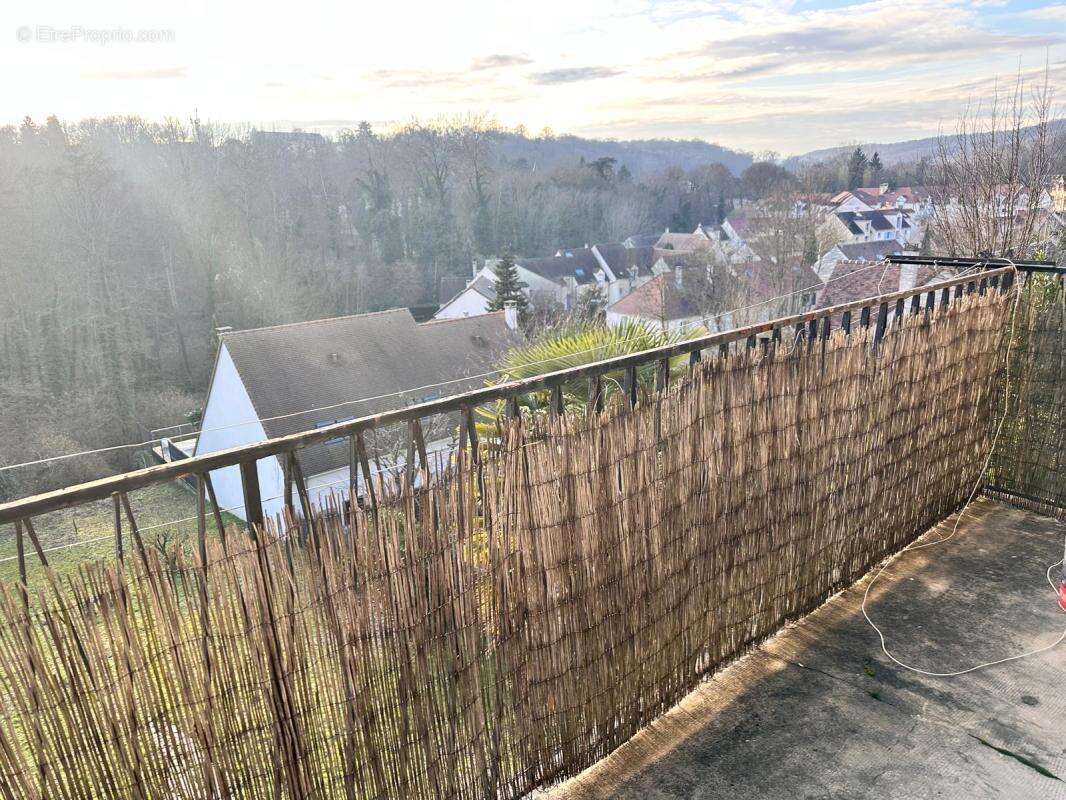 Buc - Vente T1 et T2 - Centre ville Buc - Avec jardin et vue vallée de la Bièvre - photo 4