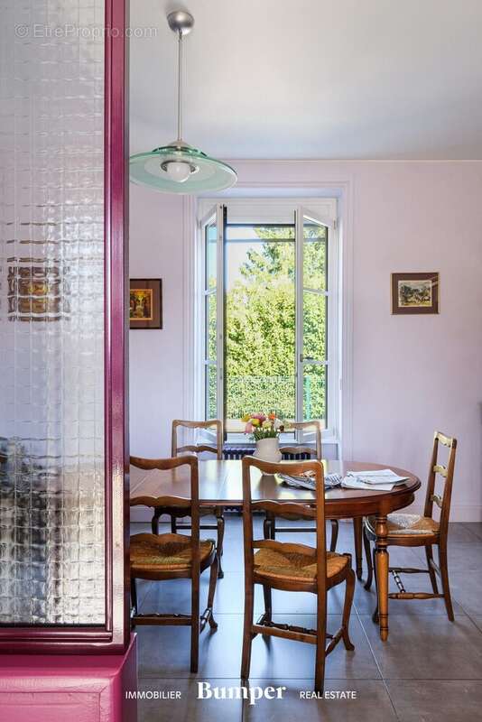 Maison à SAINT-BONNET-DE-MURE