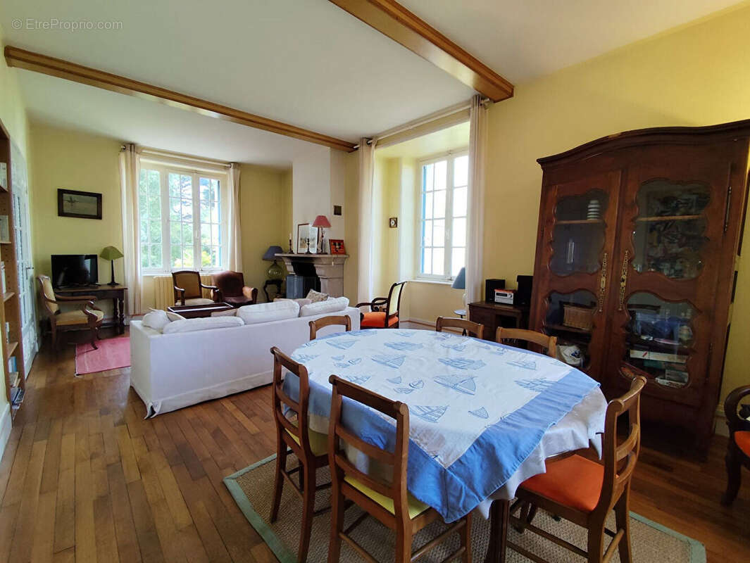 Maison à COMBRIT