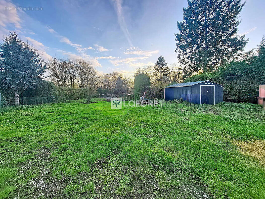 Maison à MONTBREHAIN