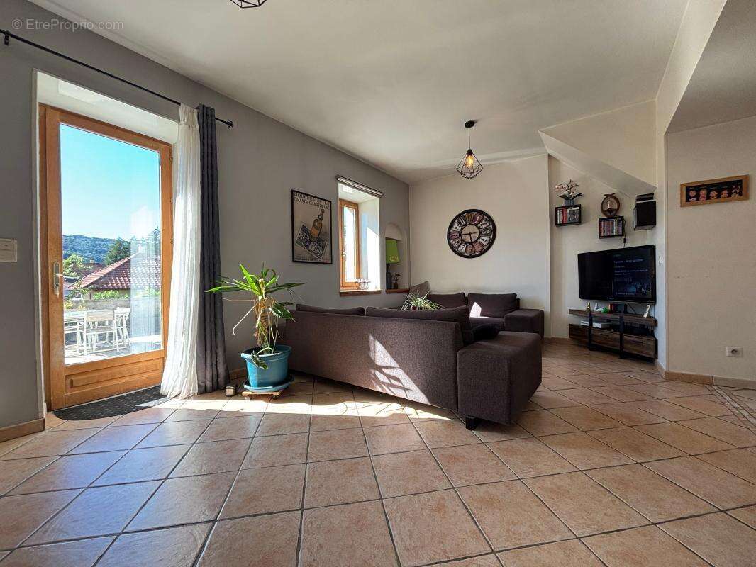 Maison T4 de 105 m² sur 824 m² de terrain - photo 7