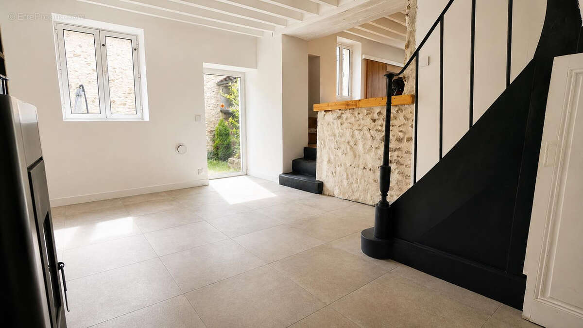 Maison à MEZIERES-SUR-SEINE