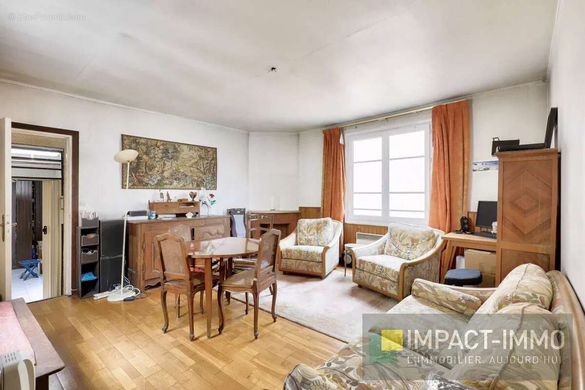 Appartement à COURBEVOIE