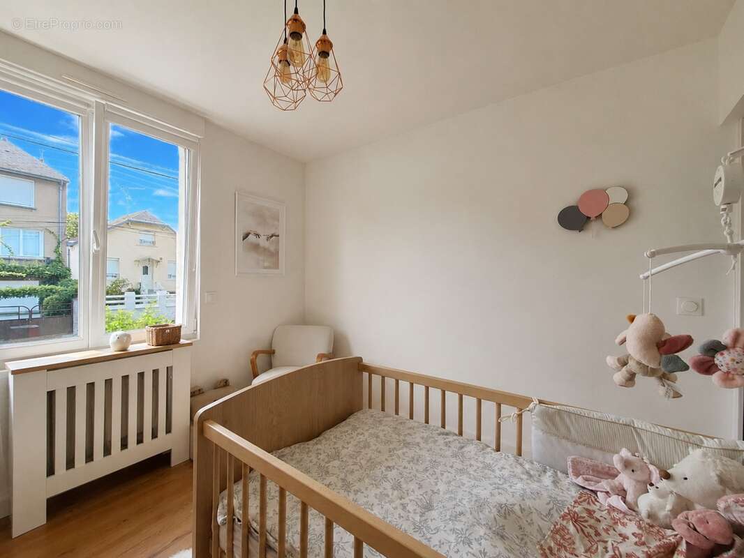 Maison à vendre 5 pièces LAVAL (53) - photo 9