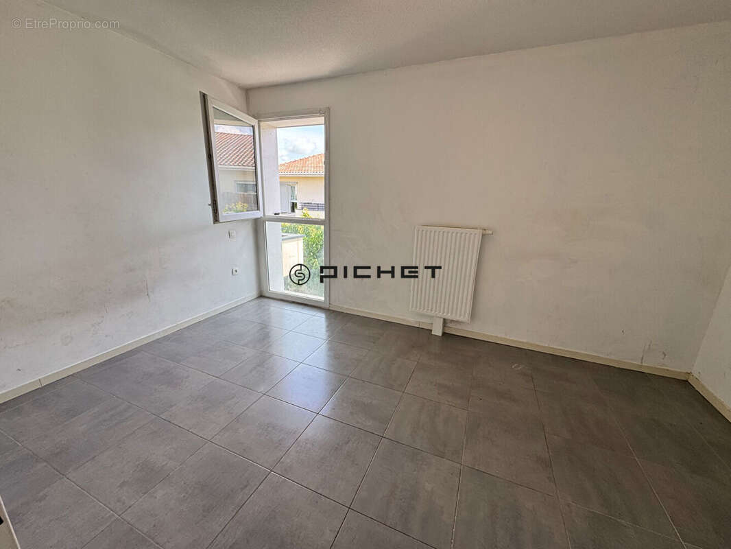 Appartement à VILLENAVE-D'ORNON