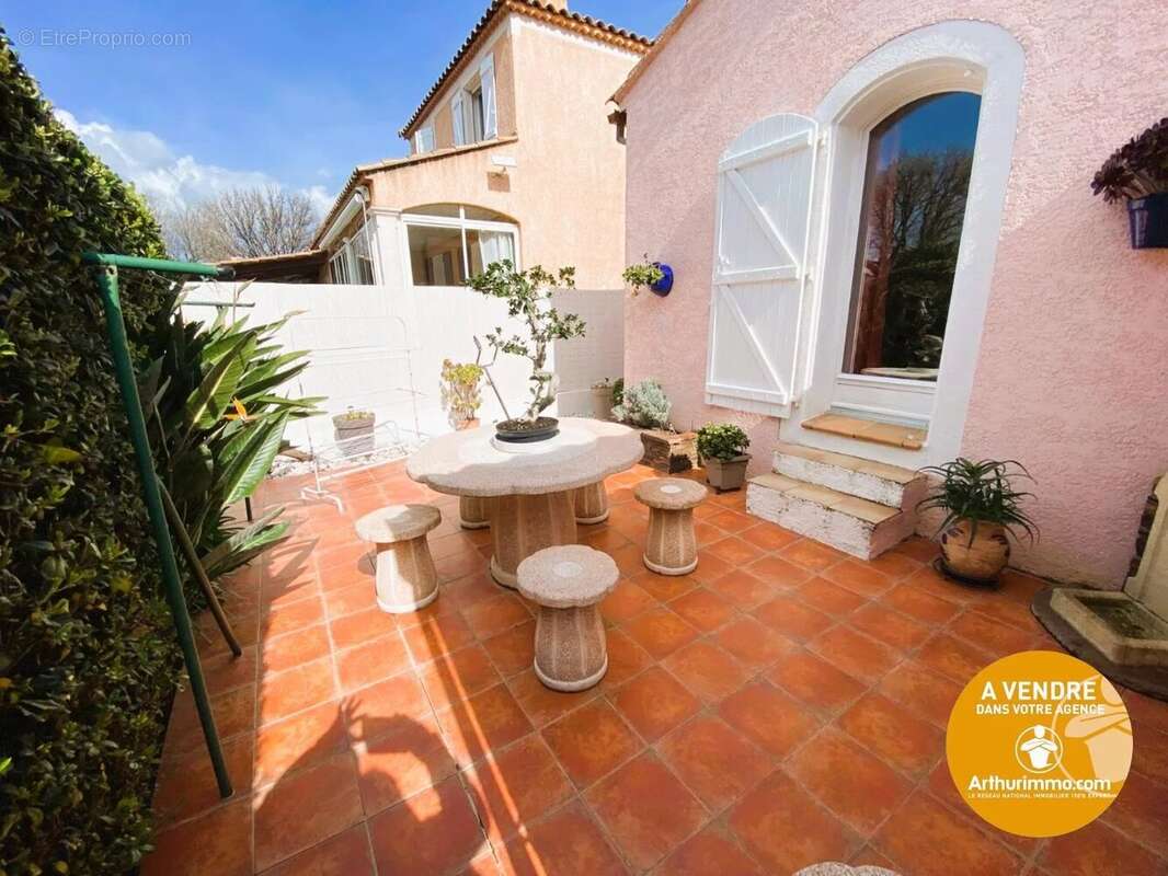 Maison à BORMES-LES-MIMOSAS