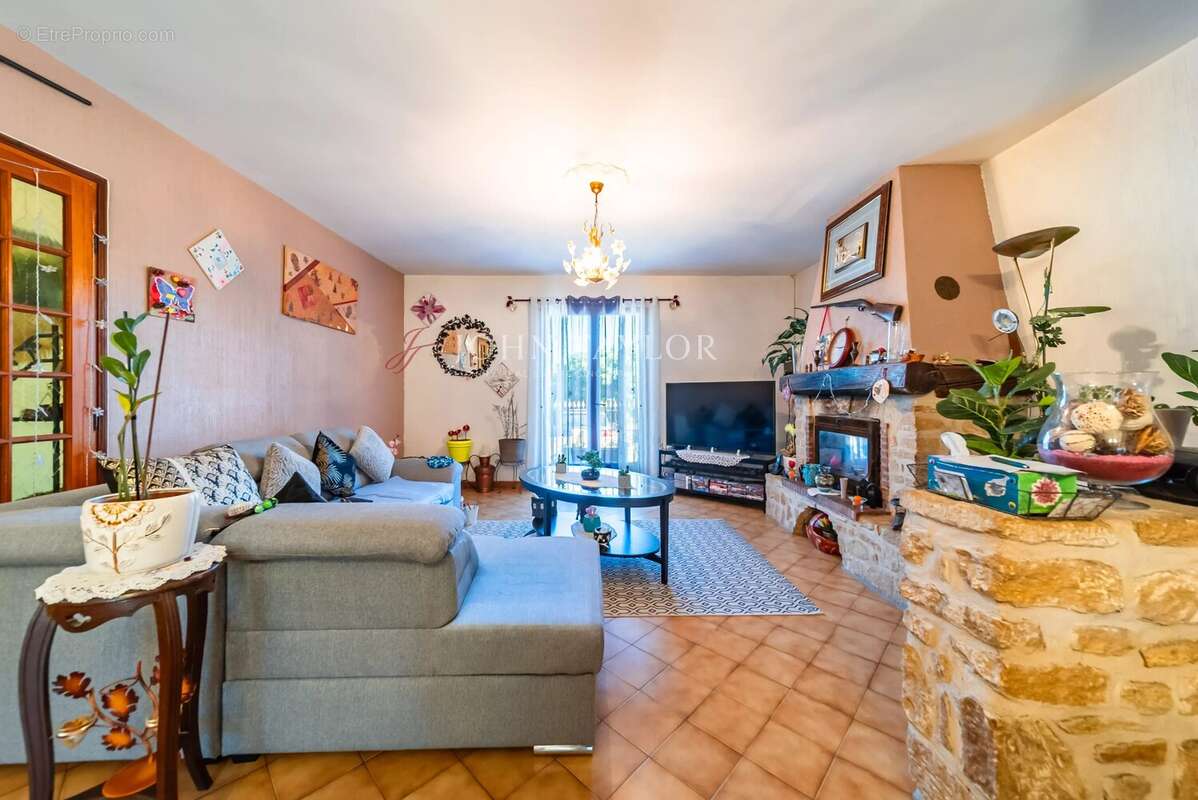 Les taillades — maison traditionnelle avec piscine et jardin - photo 13