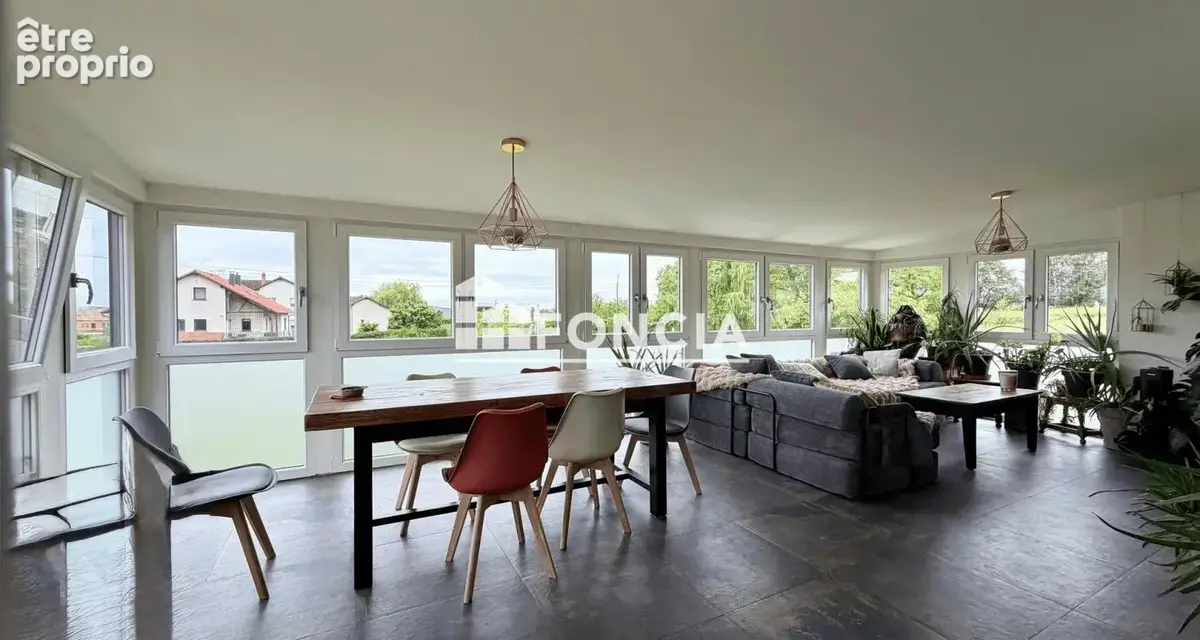 Proche Faulquemont et Saint Avold, belle maison de 160 M2 rénovée avec goût et offrant de belles prestations sur un terrain de 1 - photo 15