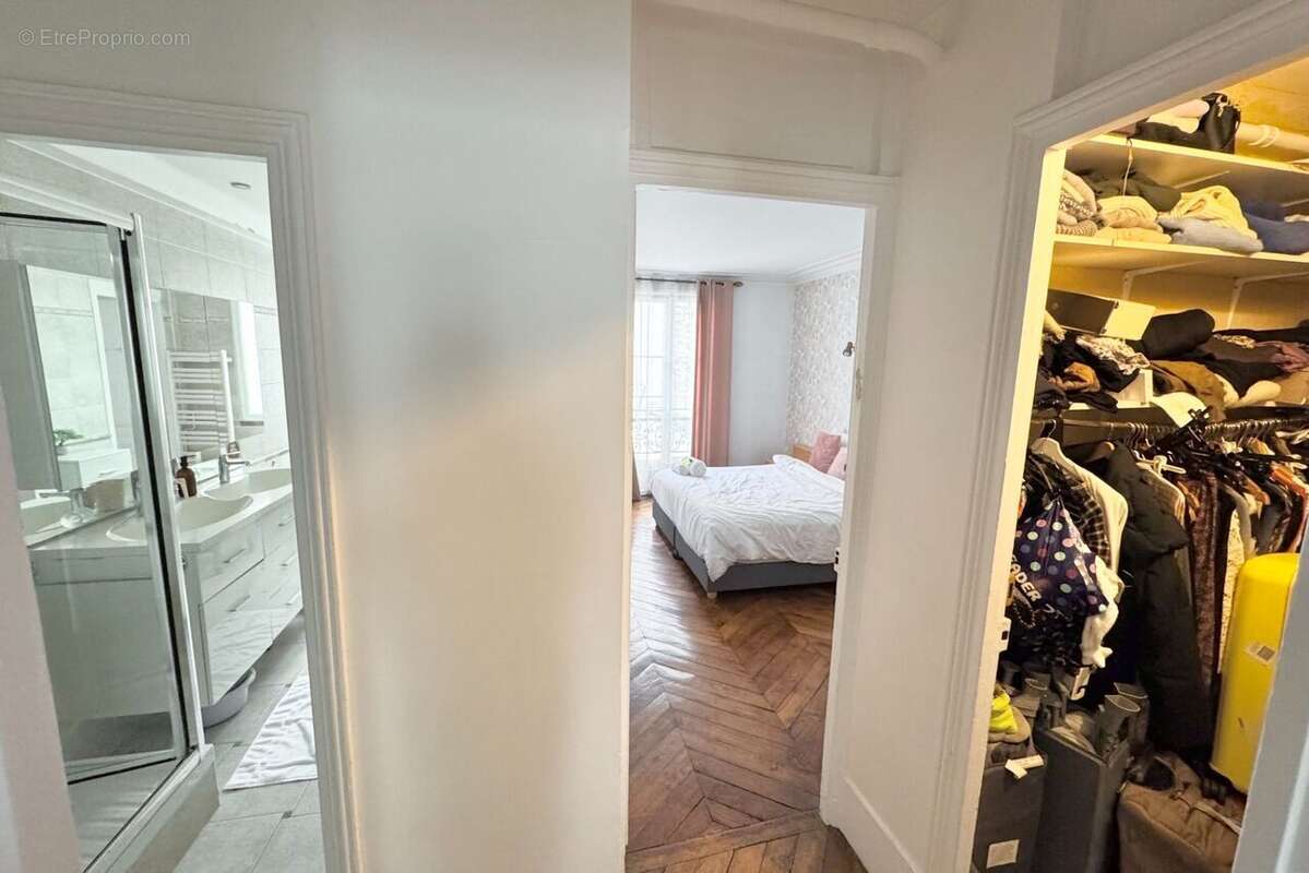 Appartement à PARIS-10E