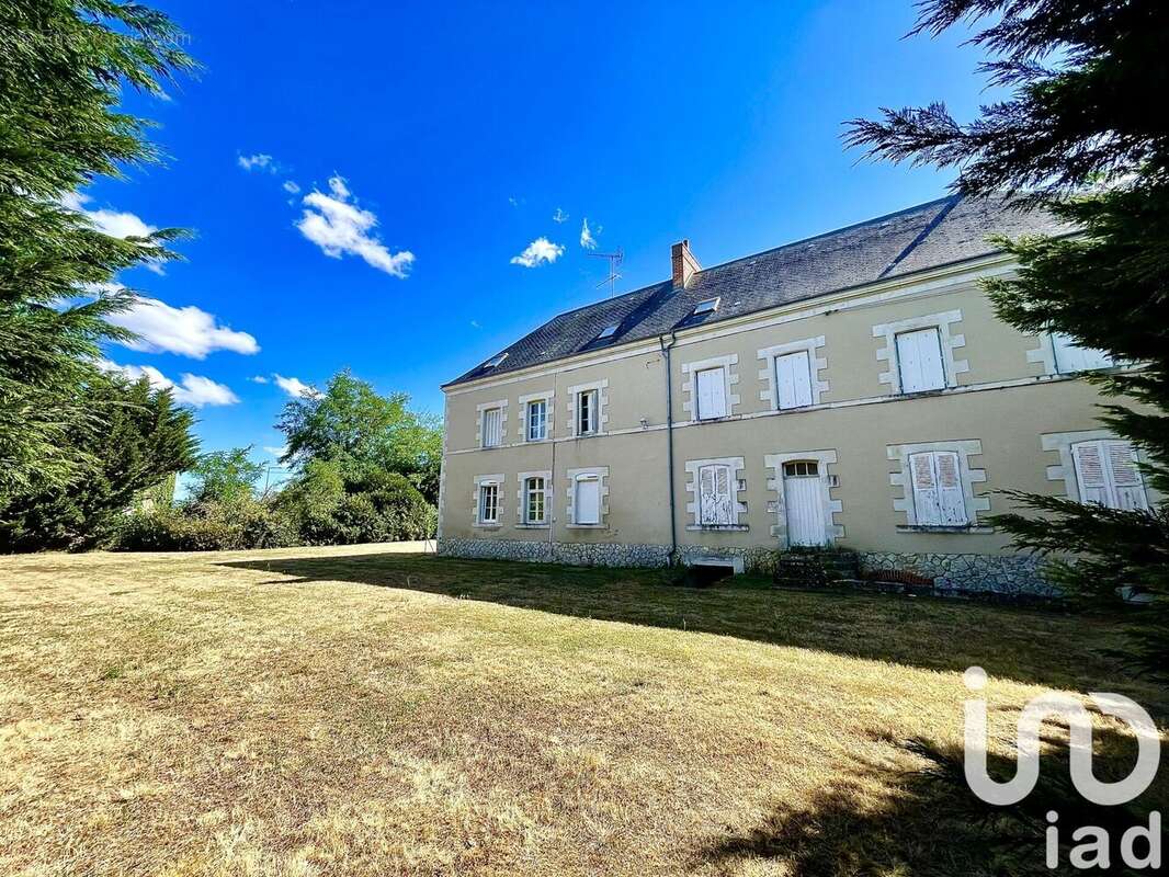 Appartement 170 m² à Le Blanc  - photo 3