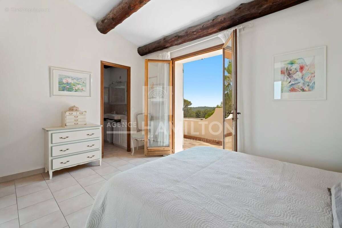 Maison à VALBONNE