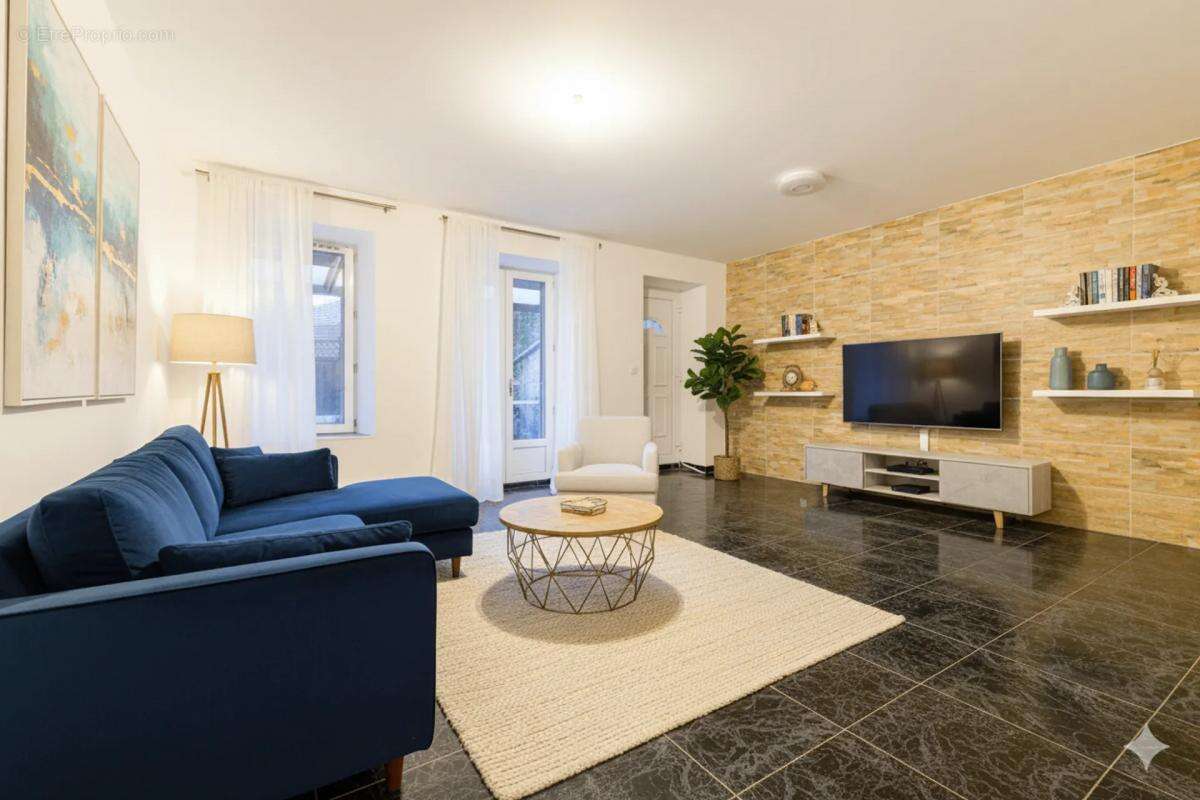 Maison à AIGREFEUILLE-SUR-MAINE