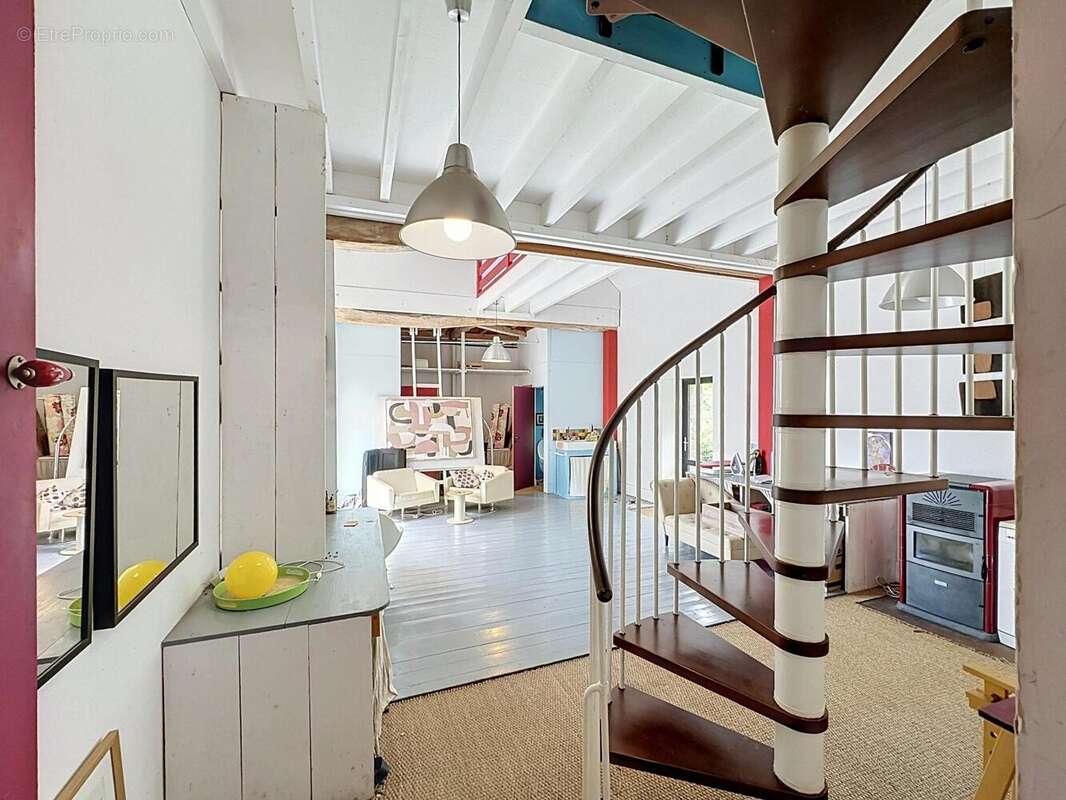 Maison 215 m² à Thorigny-Sur-Oreuse  - photo 6