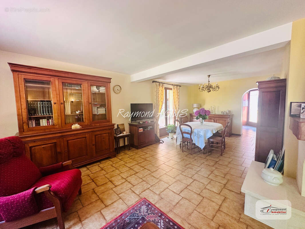 Élégante maison familiale de 7 chambres avec annexe indépendante, située dans un cadre rural paisible - photo 9