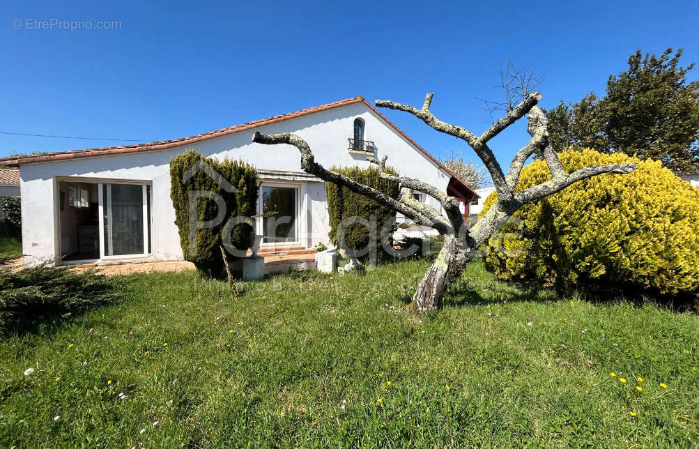 Maison à VAUX-SUR-MER