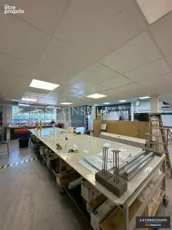 Entrepot avec bureaux à vendre - photo 4