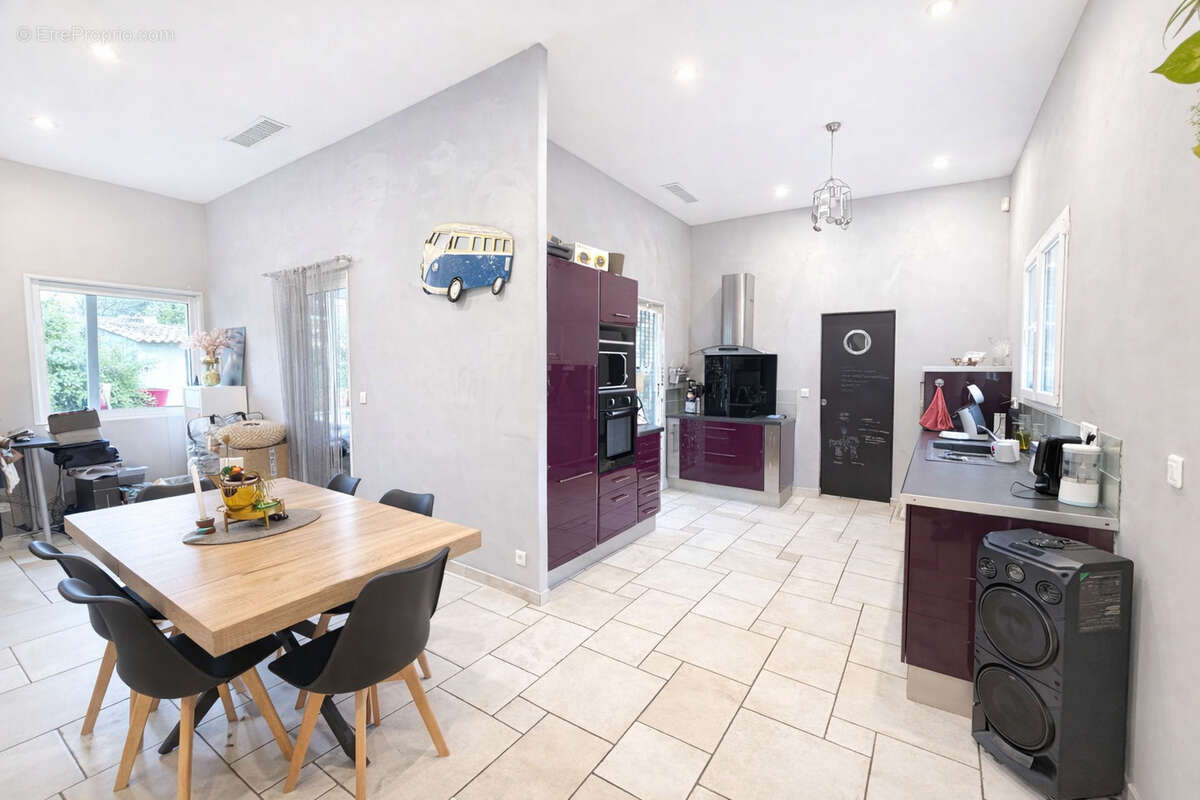 Maison à SOLLIES-TOUCAS