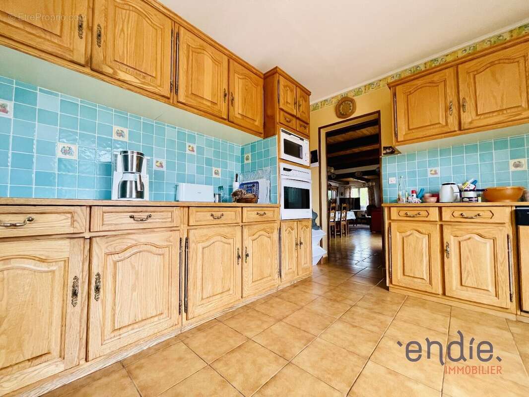 Lorgues villa t6 piscine garage - photo 12