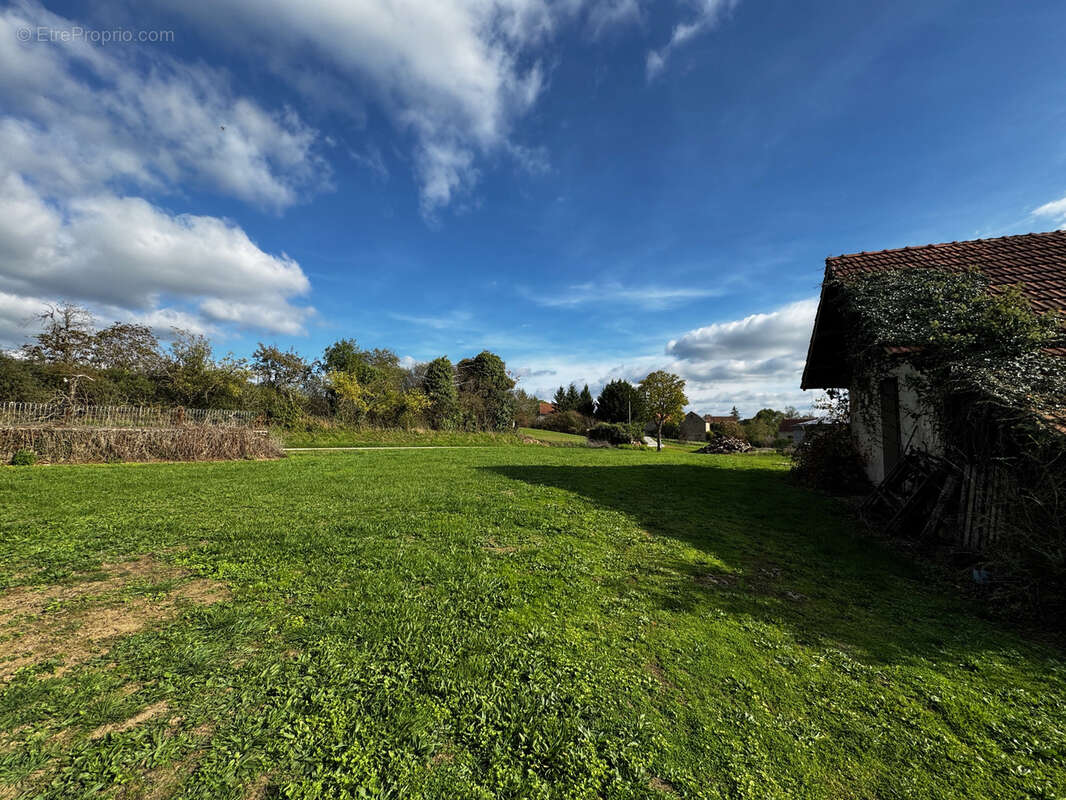 Maison d'habitation proche Evaux-les-Bains avec terrain et dépendances - photo 9