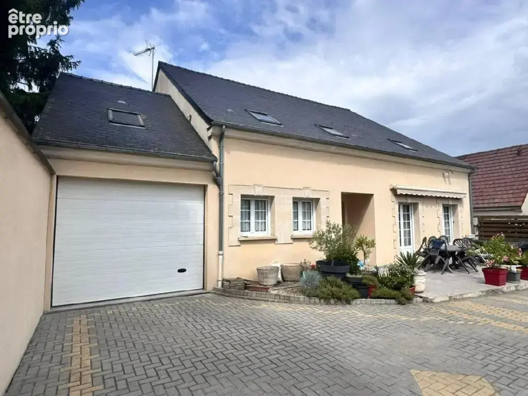 Maison 275 m² à Villeneuve-Saint-Germain  - photo 2