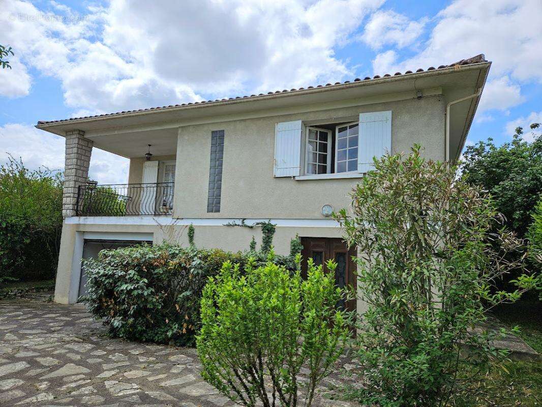 Maison à LE PASSAGE