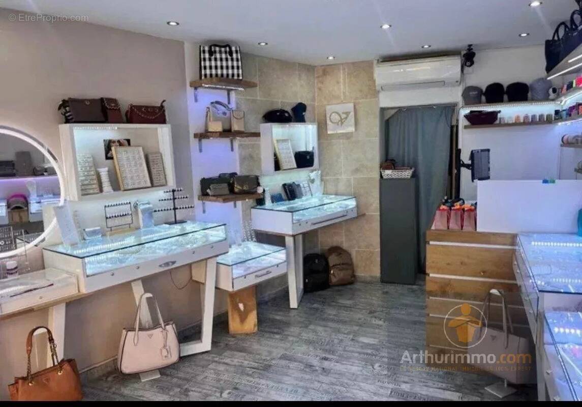 Commerce à LE LAVANDOU