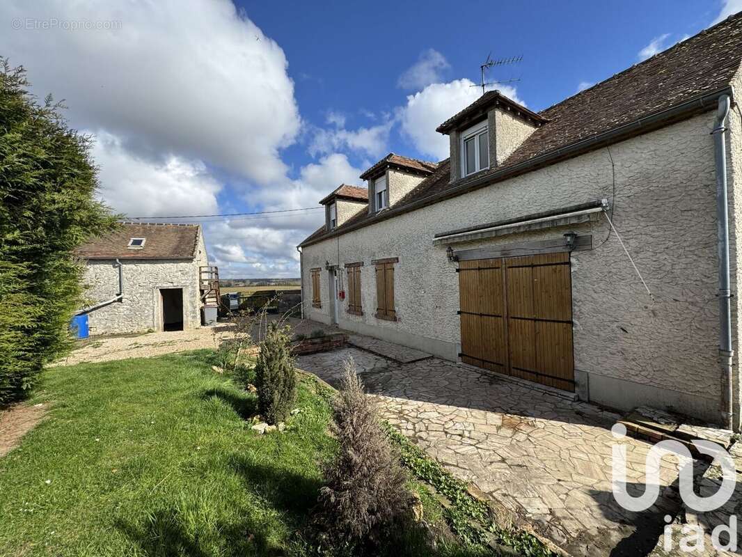 Photo 3 - Maison à SAINT-GERMAIN-LAVAL