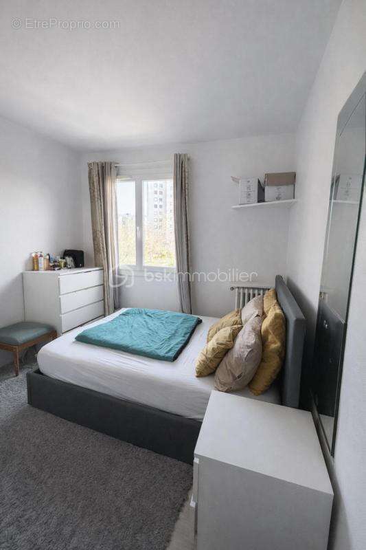 Appartement à LA COURNEUVE