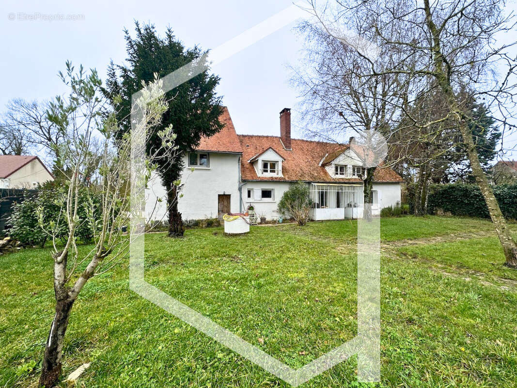 Maison à COSNE-COURS-SUR-LOIRE