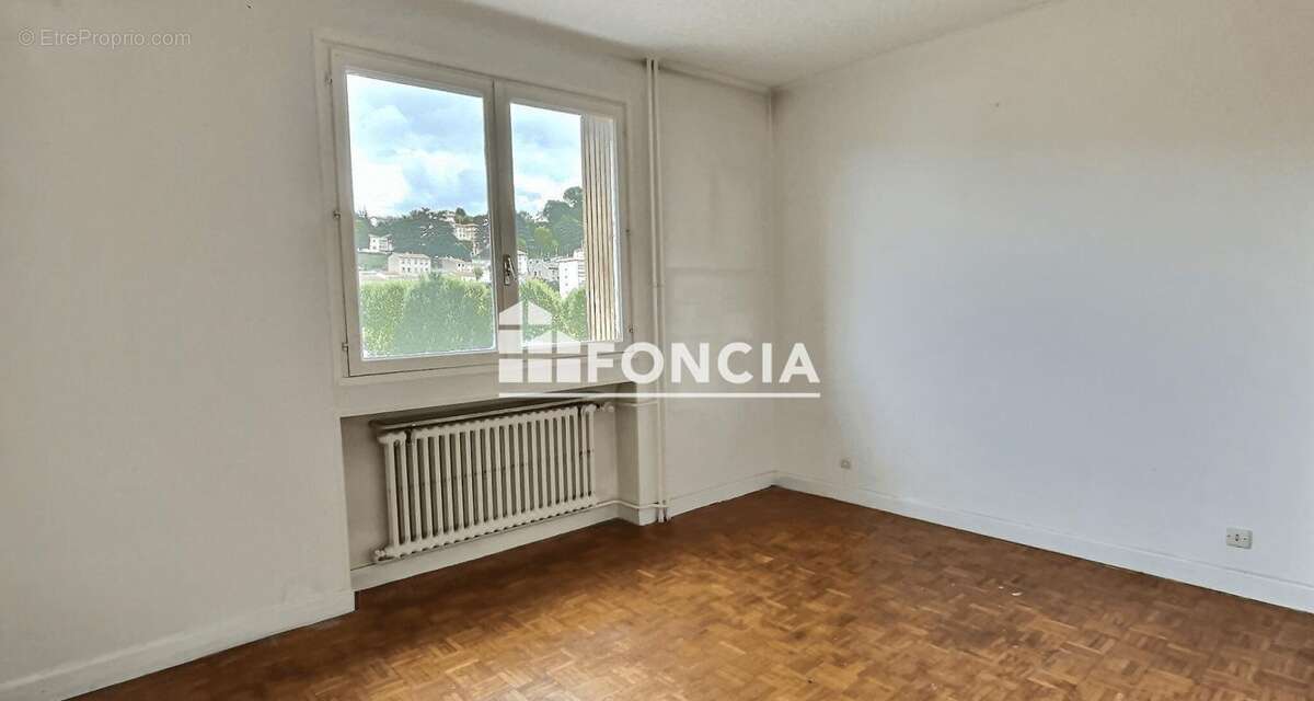 Appartement à SAINT-ETIENNE
