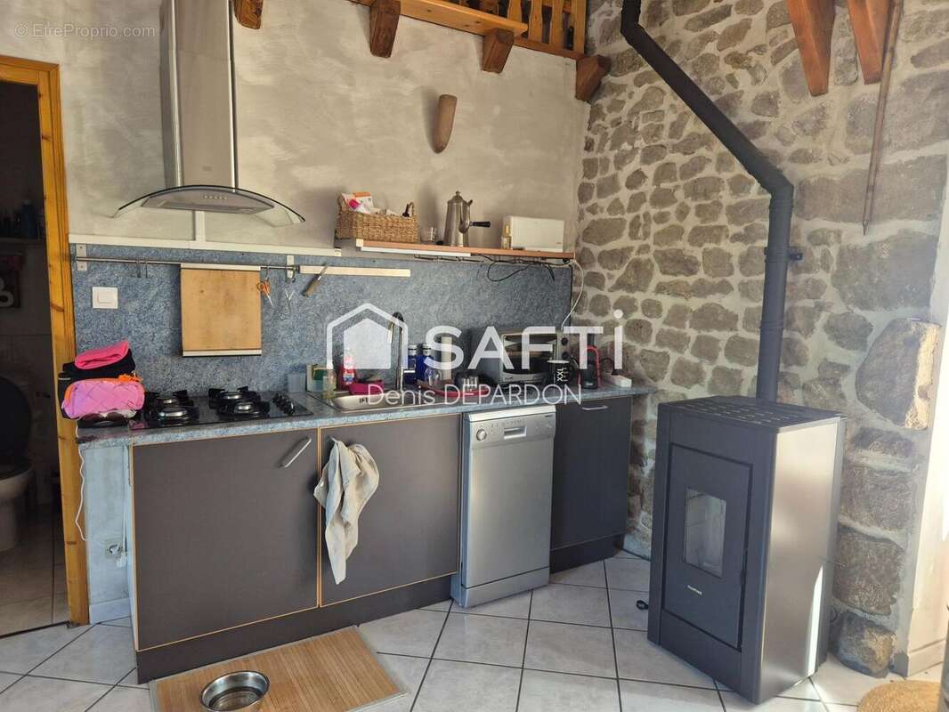 Maison 102 m² à Saillant  - photo 7