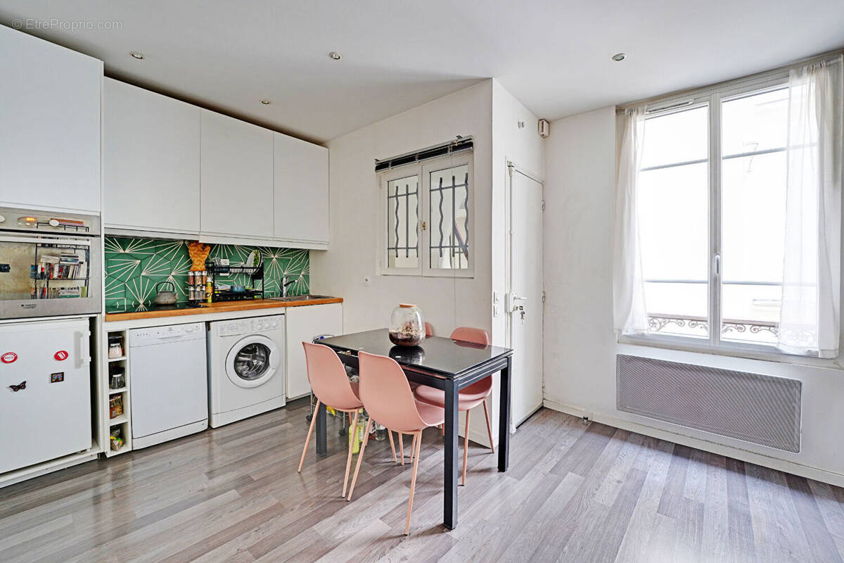 Appartement à PARIS-10E